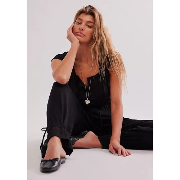 New Free People FP One Sydney Jumpsuit Gauze Lightweight Lace in Black Medium - Picture 4 of 13